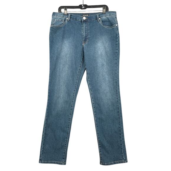 VENUS Blue Straight Leg Medium Wash 5-Pocket FAME‎ Jeans USA 16 Womens - Picture 1 of 7